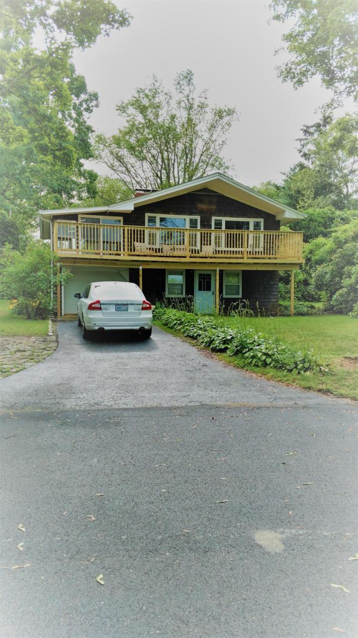 Caster Holdings Too! Villa Mystic Exterior photo